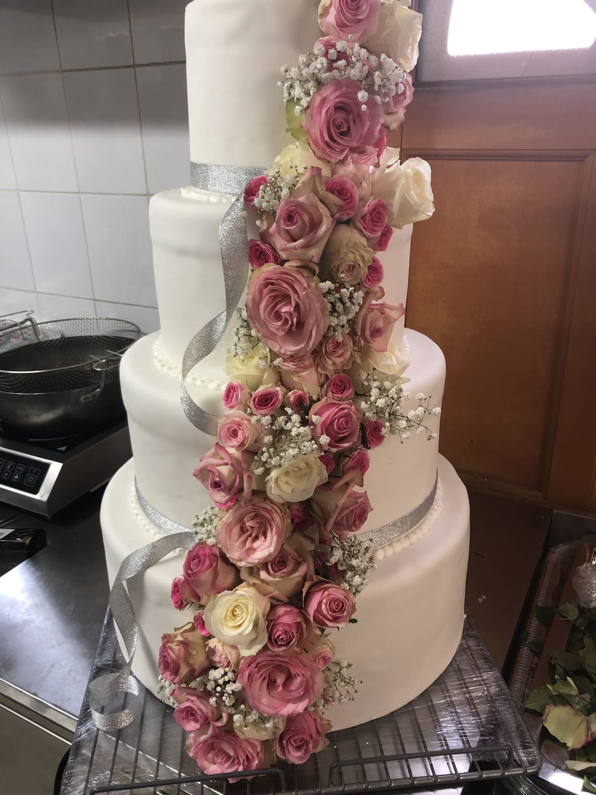 Pièce montée mariage avec fleurs